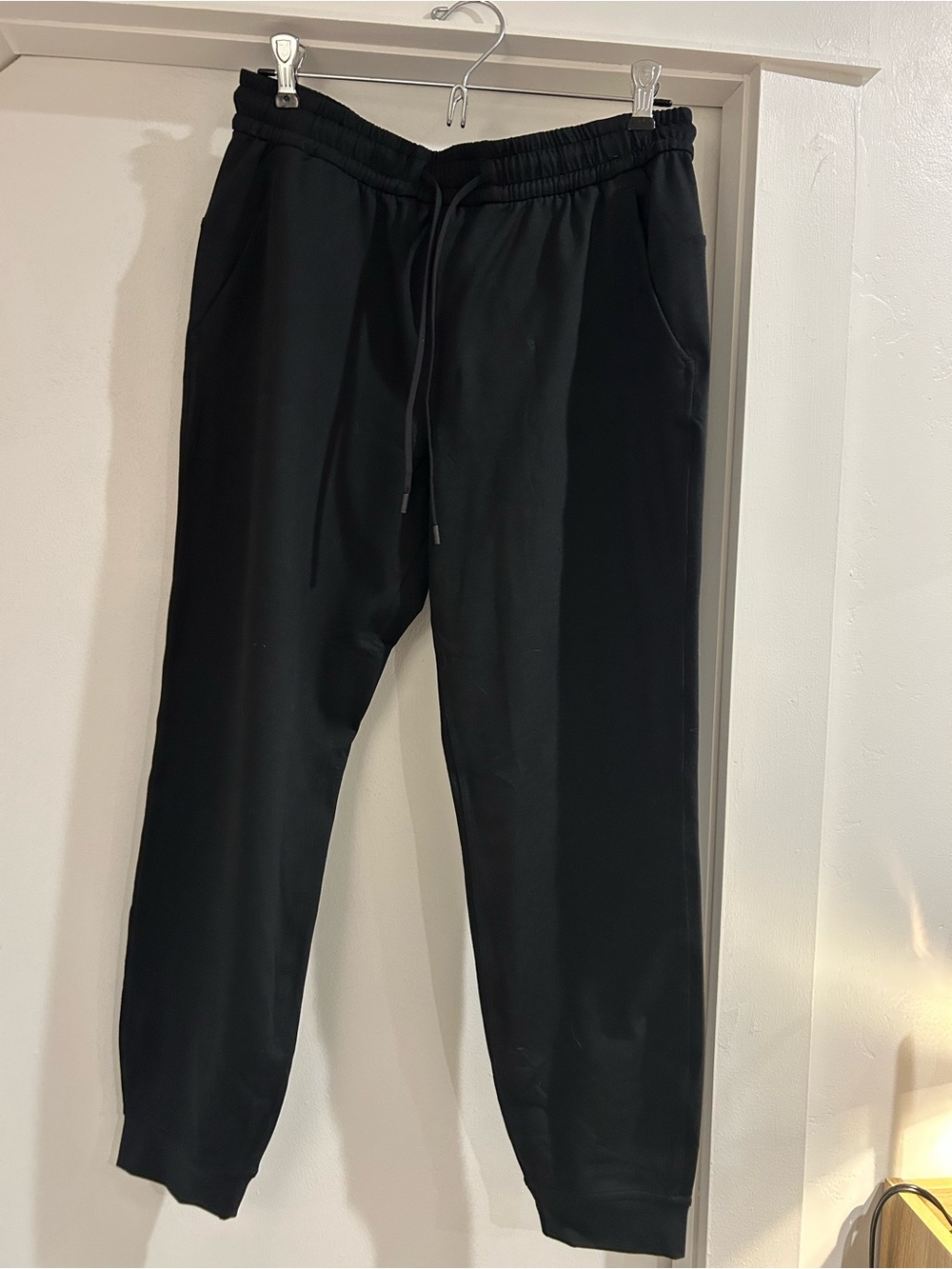 lululemon athletica women’s Black Soft Jersey 7/8 jogger